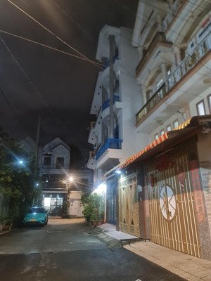 nhà gần metro quận 12- chủ ngộp bank cần bán gấp- hẻm 7m thẳng 1 trục trương thị hoa