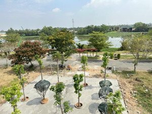 duy nhất lô góc nền biệt thự view sông vàm cỏ ngay trung tâm