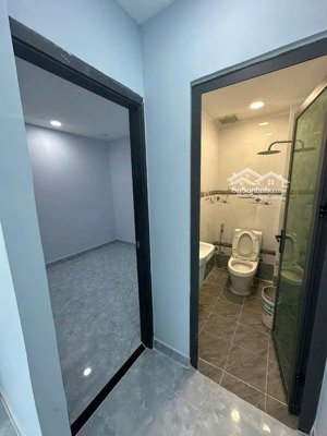 chính chủ cho thuê nhà trọ guyên căn đường mã lò giá 8,5tr