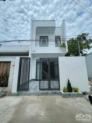 gia đình tôi cần bán gấp căn nhà ngay mặt tiền đường đinh đức thiện, chợ bình chánh