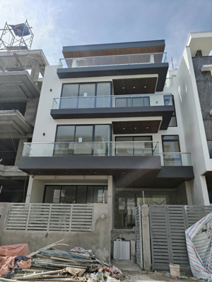 cho thuê nhà phố làm vp cty, giá 90tr/tháng dt: 10x18m khu compound an ninh nhà mới 100% 