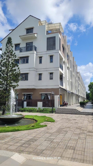 nhà phố căn góc, đối diện aeon, mặt tiền lý thái tổ, cạnh công viên khu bán compound