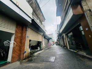 bán đất gia lâm- 300m ra tới cổng trường đại học- ô tô 4 chỗ đỗ cửa.