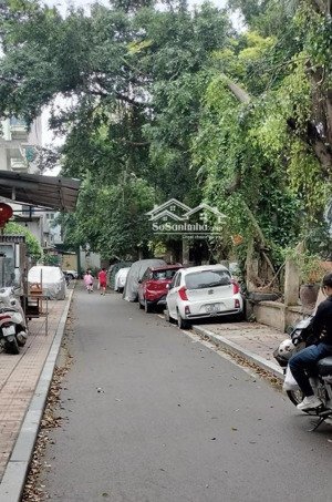 chính chủ bán gấp đất trung tâm vạn phúc, view vườn hoa, ô tô vào nhà, 51m2, mặt tiền 4,2m, 10,3 tỷ