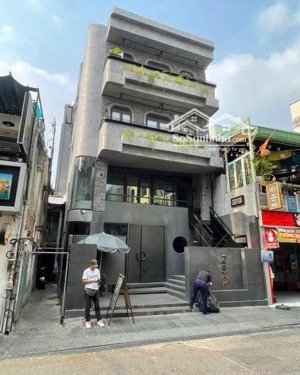 địa chỉ: 250-252 bùi viện p phạm ngũ lão quận1