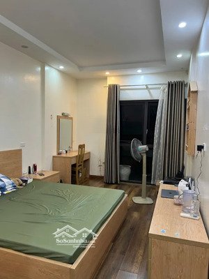 nhà phân lô vip phạm tuấn tài, cầu giấy - vỉa hè - ô tô tránh đỗ ngày đêm - có ô chờ thang máy