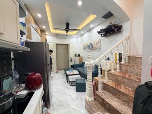 bán nhà minh khai. dân xây 5 tầng đủ công năng, ngõ ba gác thoáng rộng. sổ nở hậu chỉ 5.7tỷ