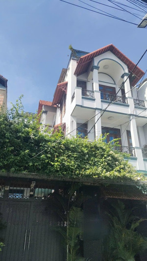 hót nhất phường tân sơn nhì. biệt thự 9,2x30m 265m2 trệt 3 lầu có thang máy hồ bơi giá chỉ 100tr/m2