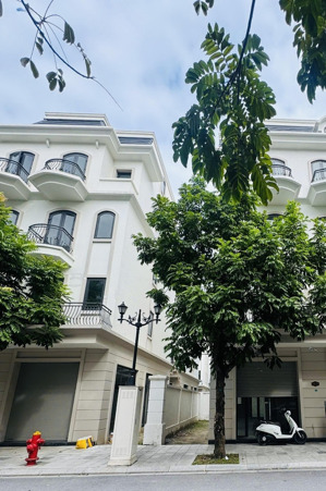 tìm đâu ra căn xẻ khe sao biển 72m2, gần công viên, vincom, cụm cc masteri mà giá chỉ 9tỷ950?