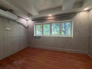 chính chủ cho thuê nhà q.4 dt 100m 5 tầng 3pn 3wc st giá 12,9tr ở liền được lh thanh n