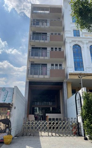 chính chủ cho thuê văn phòng đường quốc hương, quận 2 - dt 1.200m2 chỉ 200 triệu/tháng