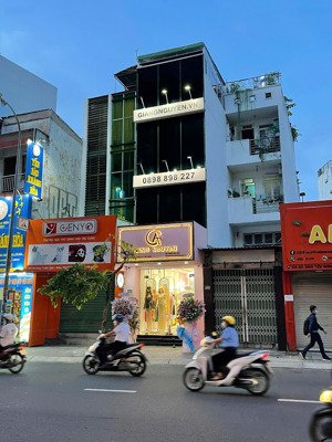 do sắp phải đi nước ngoài, mình cần sang lại mặt bằng kinh doanh ngay tt q1,38tr/tháng giá rẻ-200m2