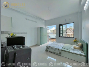 căn hộ cao cấp thang máy hầm xe, ban công siêu thoáng view máy bay phòng full nội thất, gần pxl