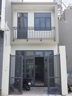 chính chủ cho thuê nhà mặt phố 1 trệt - 1 lầu 52m2 gần vòng xoay phú hữu q9