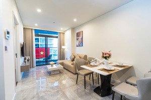 {bán gấp} căn hộ 1 ngủ 50m2 - view sông hàn - ngay phố đi bộ bạch đằng- full nội thất - giá 6.9 tỷ!