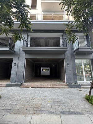 bán nhà liền kề 100m2 giá đầu tư chỉ từ 2 tỷ đồng