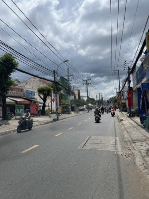 bán nhanh nhà mặt đường nguyễn duy trinh , bình trưng đông