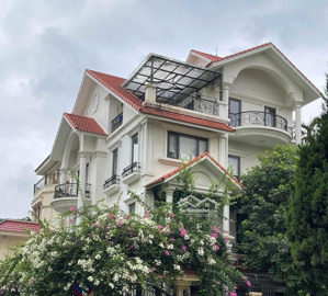 cho thuê biệt thự mễ trì hạ 200m 4 tầng có thang máy giá thỏa thuận phù hợp ở và làm vp