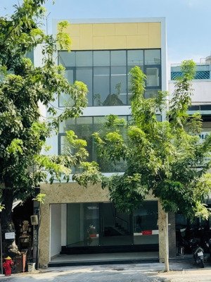 cho thuê nhà - mặt tiền 4 tầng (ngang 6m + dài 30m)- dtsd 500m2 - giá chỉ 45 triệu