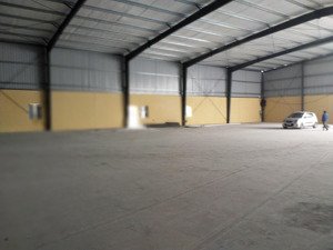 chính chủ cho thuê kho, nhà xưởng. đầy đủ điện 3 pha, pccc. 3000m2 và 1260m2. mặt đường ql5 cũ