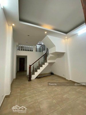 cho thuê nhà huỳnh tấn phát , gần aeon mall, hanel, sài đồng , đường 5 ô tô đỗ cửa giá 8 triệu