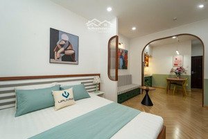 studio ban công full nội thất gần ngã 6 phù đổng có thang máy quận 1