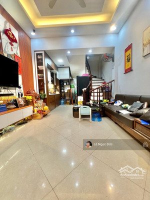 nhà phân lô - ô tô đỗ cổng - 33m2 x 5 tầng - sổ vuông đẹp - chỉ hơn 8 tỷ - phố chùa quỳnh.