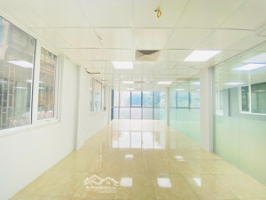 văn phòng đẹp tại mặt phố vũ tông phan. 118m2 giá chỉ 17tr/tháng. tin chuẩn