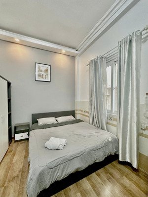 sang nhà kd chdv/homestay khu 15a lê thánh tôn q1