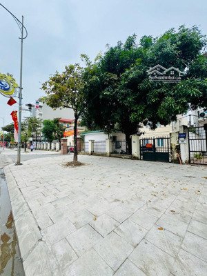 bán nhà mặt phố lê trọng tấn 120m2 đối diện parkcity vỉa hè 10m, giá đầu tư