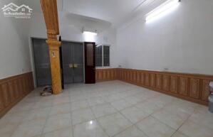 Cho thuê nhà riêng ngõ 45 phố Dịch Vọng - Cầu Giấy 60m x 4T giá 18tr, Ô TÔ ĐỖ CỬA