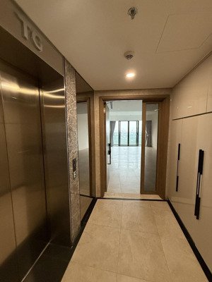 bán căn hộ tầng 8 drive thủ thiêm-q2-đt 145m2 4 phòng ngủ full nội thất-giá 33 tỷ