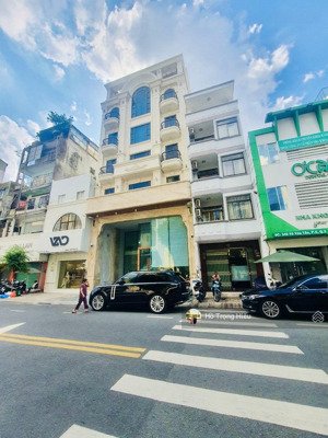 bán nhà thảo điền, khu quốc hương (8x26m) xây dựng hầm 7 tầng, khai thác 200tr, bán 37 tỷ