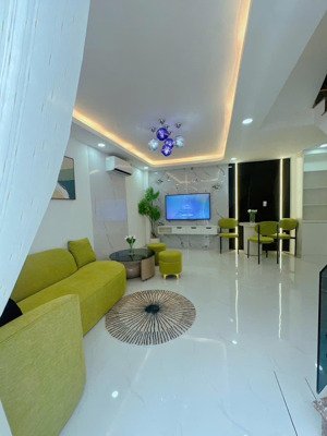 nhà mới hiện đại trung tâm phú nhuận 28m², 5pn, sổ hồng riêng, giá tốt chỉ 6.6 tỷ