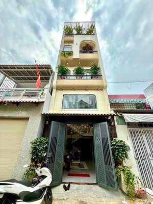 bán ngay nhà quận 1, 50m2 có shr chính chủ, hẻm oto6m ra vào. lh em ngay để e hỗ trợ