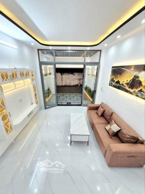 quận 7, phú thuận, kế bên phú mỹ hưng. ô tô ngủ trong nhà, 3 tầng,4pn,4wc, nội thất mới tinh