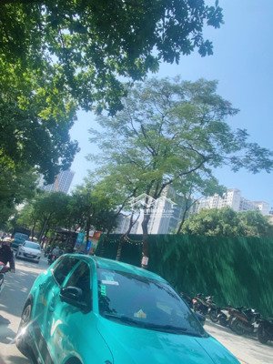 cho thuê nhà mặt phố nguỵ như kon tum, 350m2, mt 6m,thông sàn, mọi mô hình, 87triệu/tháng