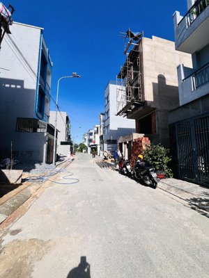 4.1 tỷ - đất đẹp kdc tỉnh lộ 43, vip nhất khu vực - khu dân trí đường nhựa 7m có vỉa hè