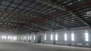 xưởng hết hợp đồng cho thuê lại 8500m2, giá 450tr