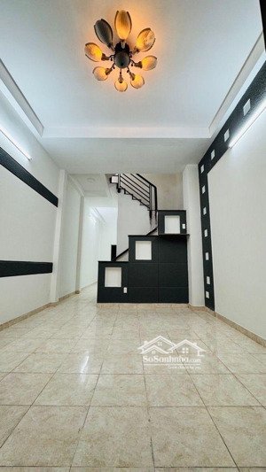 nhà 3 tầng 60m2 mặt tiền hẻm 3,5m đường dương bá trạc p1 q8