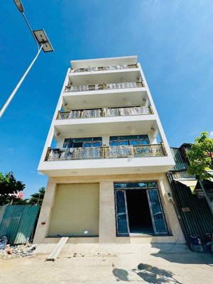 cho thuê nhà đường ngay nguyễn gia trí bình thạnh - 8x20m trệt 5 lầu