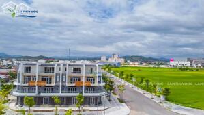 Nhà phố khổ 100m ngang 7m cực đẹp