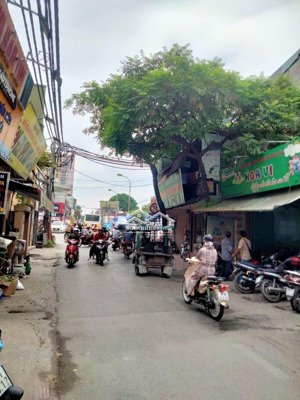 duy nhất còn, bán đất tặng nhà, 54m,sát đường 2,5, ô tô chạy ngày đêm,kinh doanh mọi loại hình