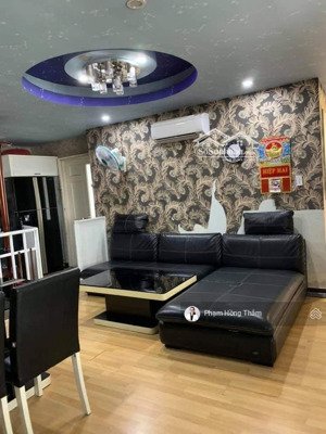 cho thuê căn hộ giai việt, dt 150m2, 3pn, 3wc, nhà có nội thất, giá 14tr/th. lh 