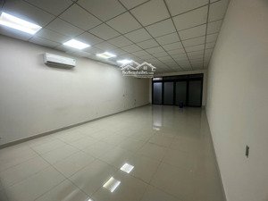 hot! cho thuê văn phòng 50tr/th . dt 400m2 tại him lam kênh tẻ.