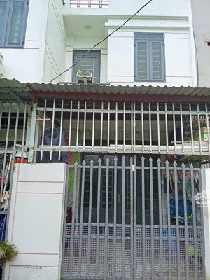 bán nhà long hậu, 2 tầng 4*16m, giá 1,8 tỷ hẻm xe hơi, kế sg village, sát lê văn lương nhà bè, shr