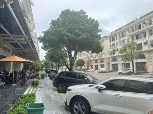 cho thuê văn phòng tầng trệt + lầu 1 (7x24m2). giá chỉ 28tr/tháng