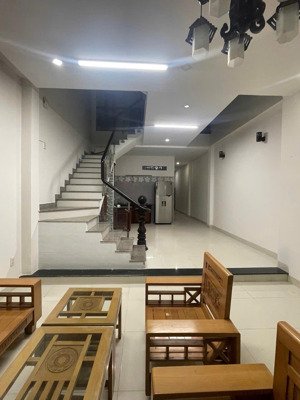 siêu phẩm! nhà 3 tầng mặt phố chế lan viên -100m2 -kề bhtq -tây sinh sống nhộn nhịp-d.tiền 20 tr/th