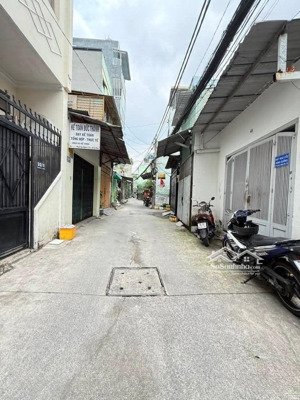 phạm văn bạch,tân bình - hẽm ô tô - 47m2 - 2 tầng mới đẹp mua ở ngay - sổ hoàn công chuẩn - giá