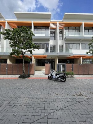 bán nhà phố elite life long hậu dt 80m2 xd 3 tầng hiện trạng nhà thô, hđmb. giá 3.9tỷ, 